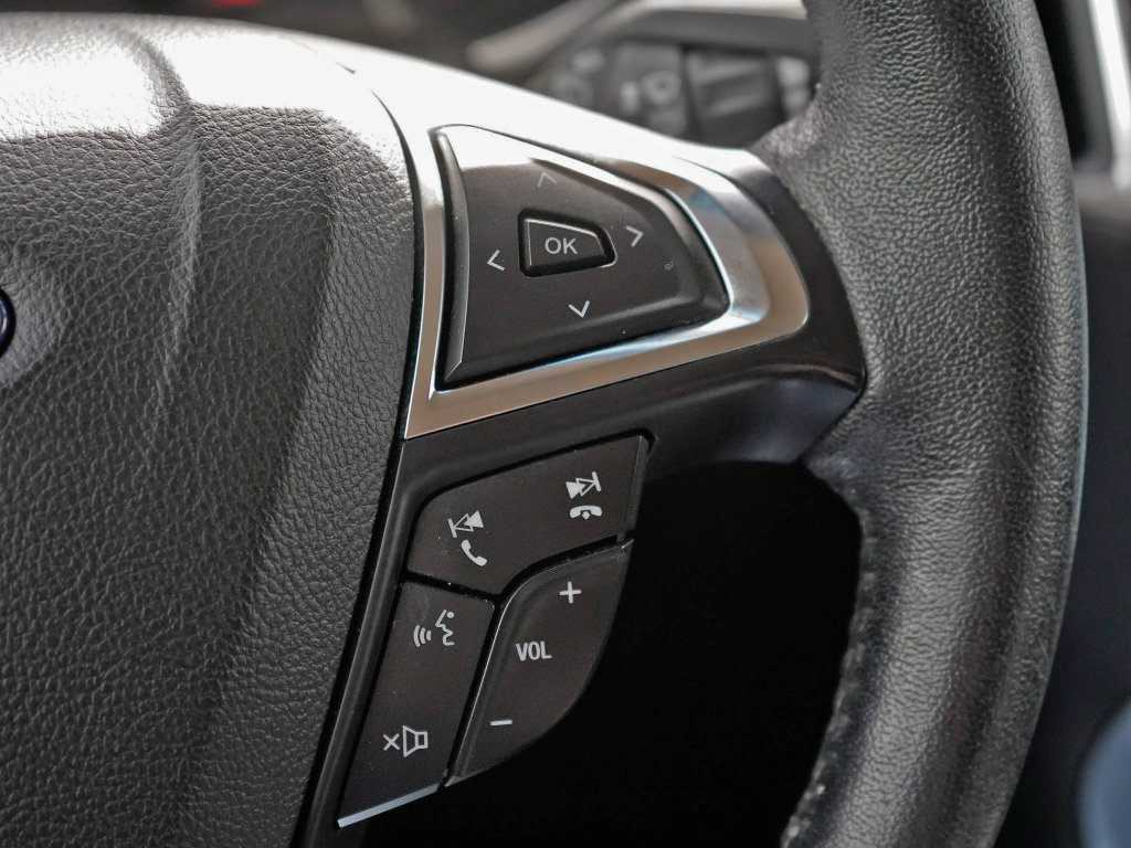 Used 2021 Ford Edge Titanium FWD image 15
