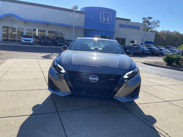 Used 2025 Nissan Altima 2.5 SR FWD image 3