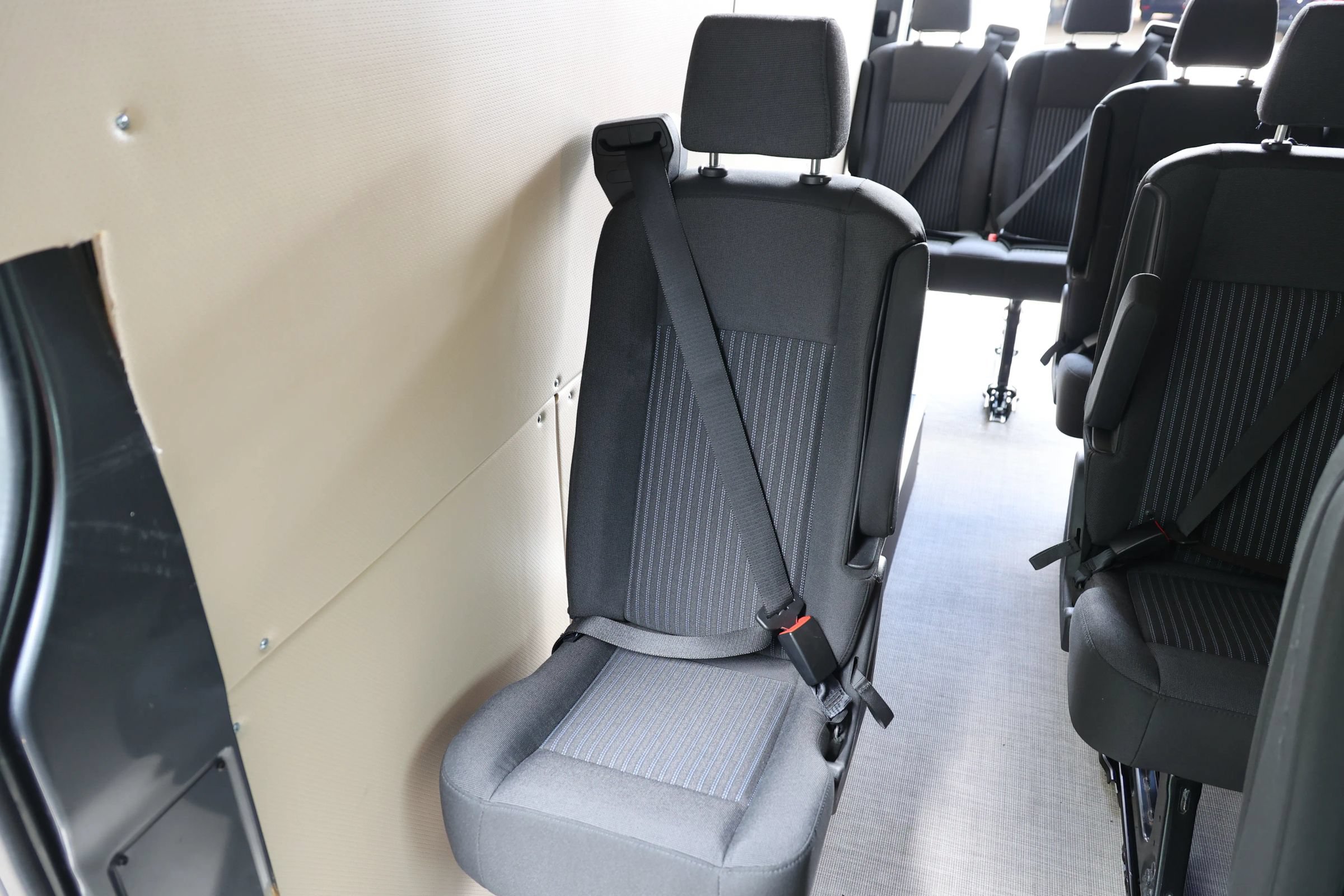 Used 2022 Mercedes-Benz Sprinter 4500 w/ Parking Package image 40