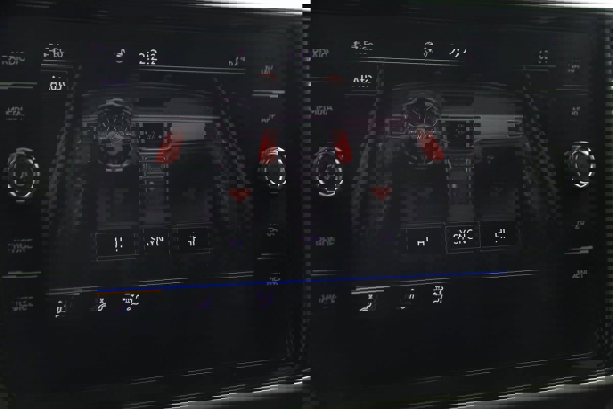 Used 2021 Volkswagen Atlas SEL Premium image 36