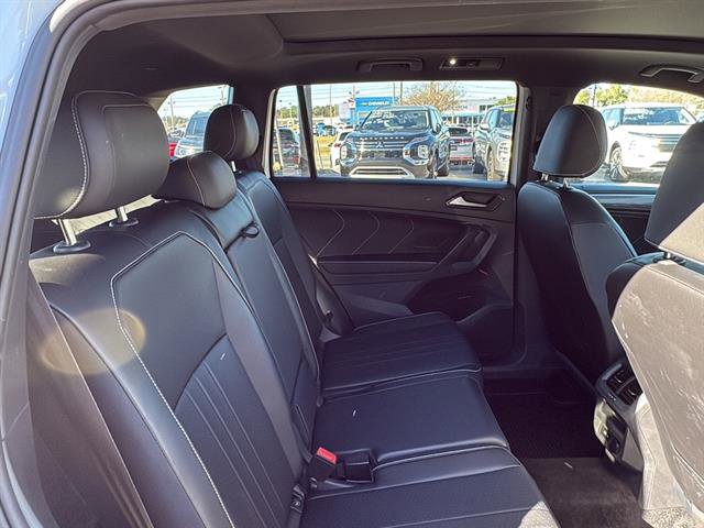 Certified 2024 Volkswagen Tiguan SE R-Line image 10