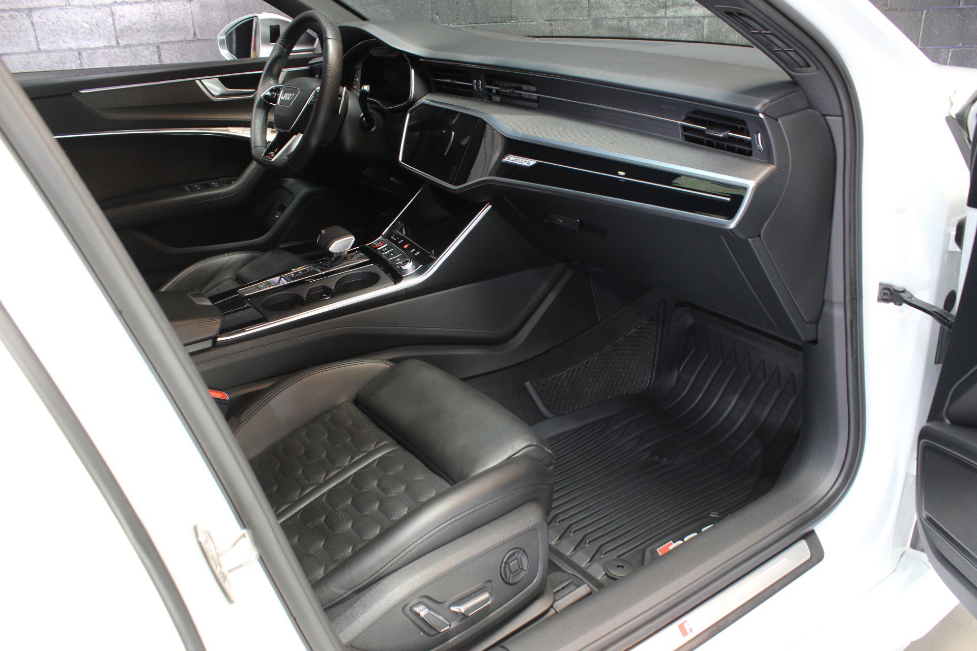 Used 2023 Audi RS 6 image 57