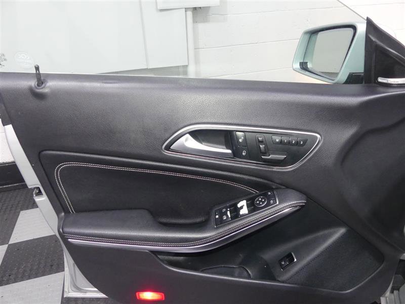 Used 2015 Mercedes-Benz CLA 250 4MATIC image 16