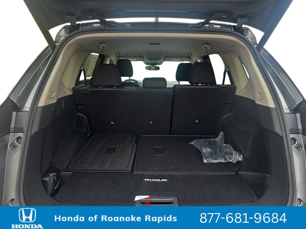 Used 2024 Nissan Rogue SV AWD/4WD image 19