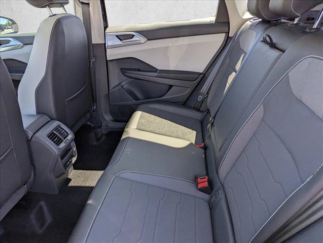 New 2026 Volkswagen Taos SE FWD image 25