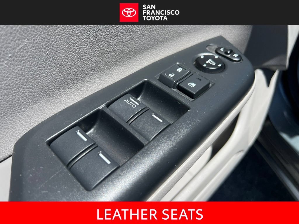 Used 2012 Honda Civic Hybrid Sedan image 32