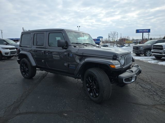 Used 2025 Jeep Wrangler Unlimited Sahara w/ Safety Group image 8