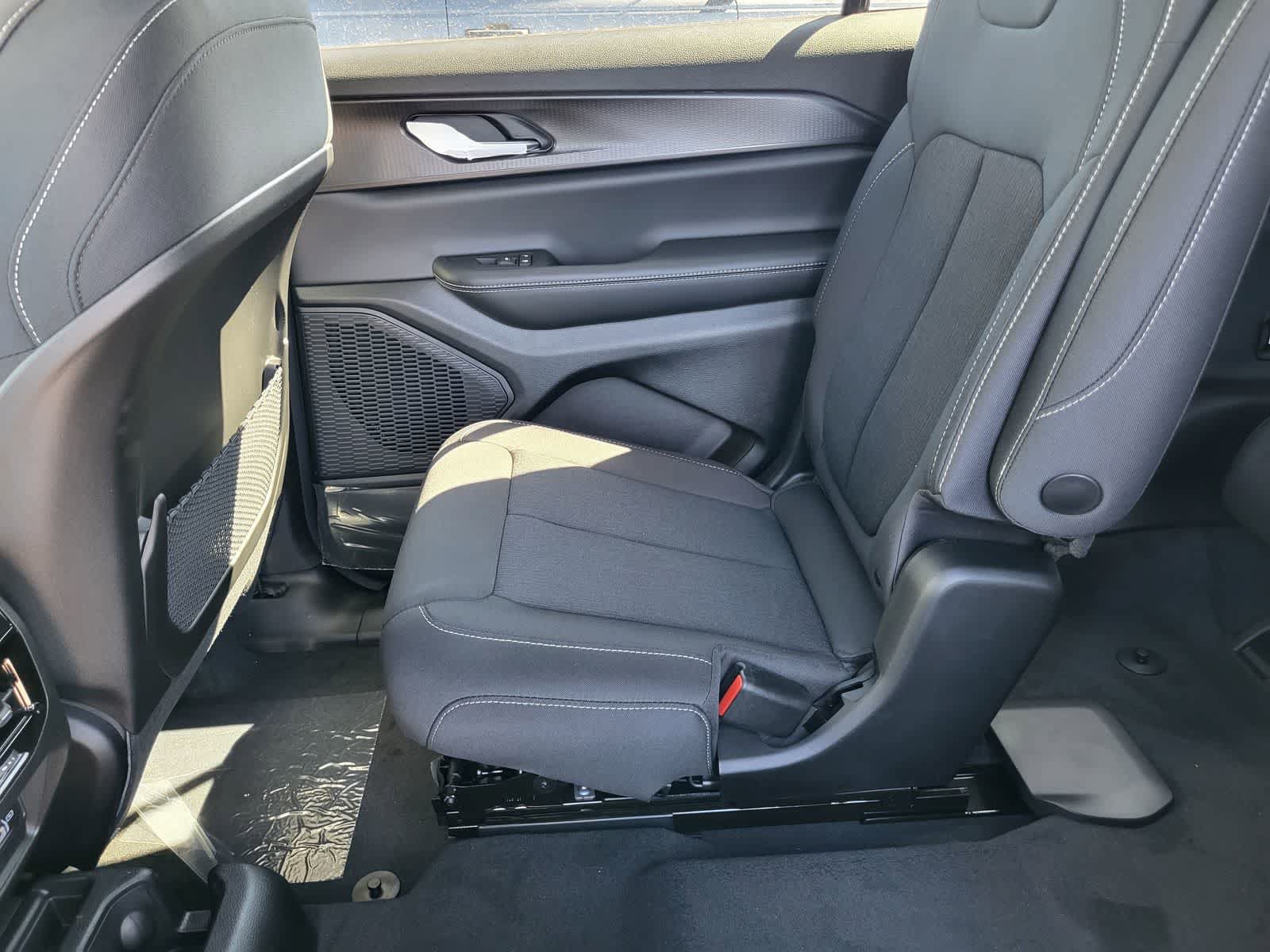 New 2026 Jeep Grand Cherokee L 4WD image 23