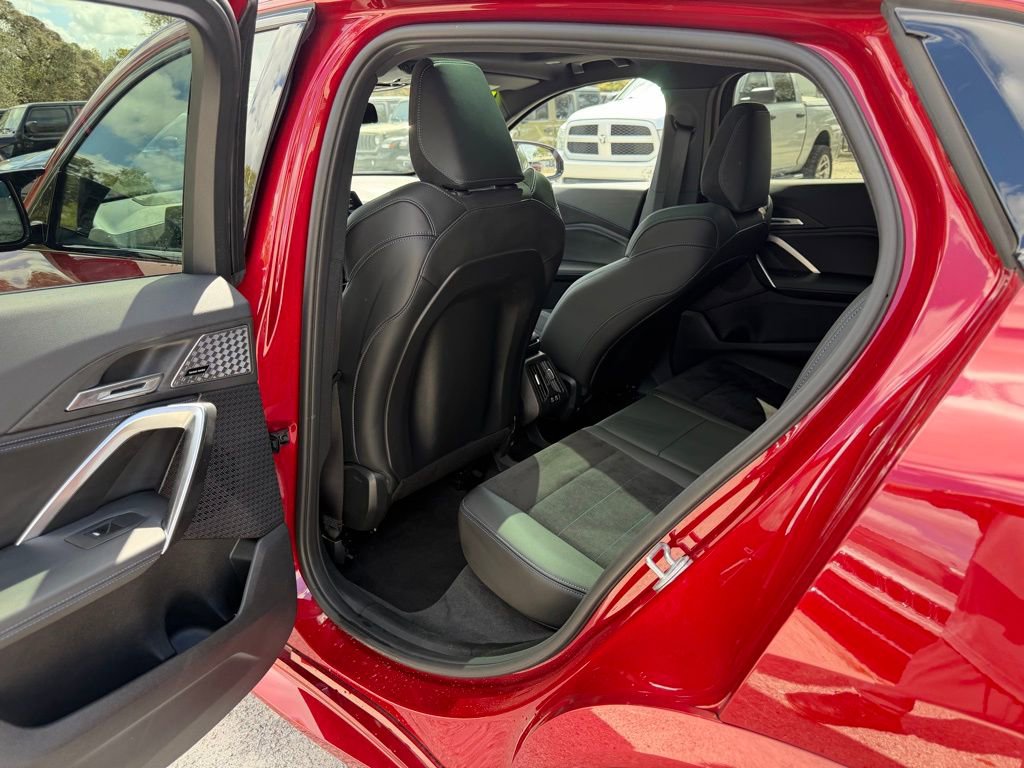 Used 2025 BMW X2 M35i w/ Premium Package image 26