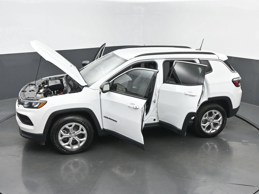 Used 2024 Jeep Compass Latitude AWD/4WD image 65