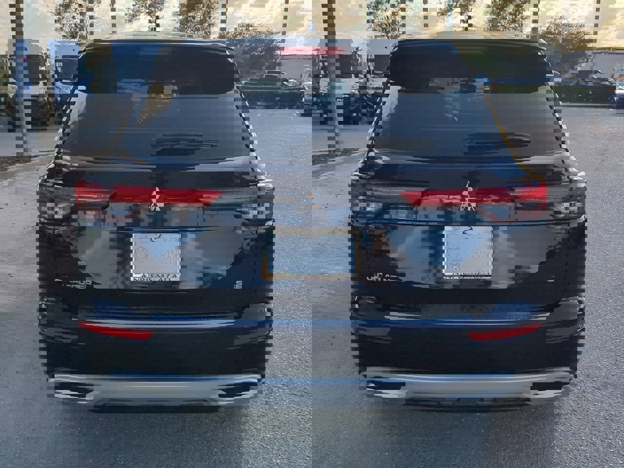 Used 2024 Mitsubishi Outlander SE Black Edition image 6
