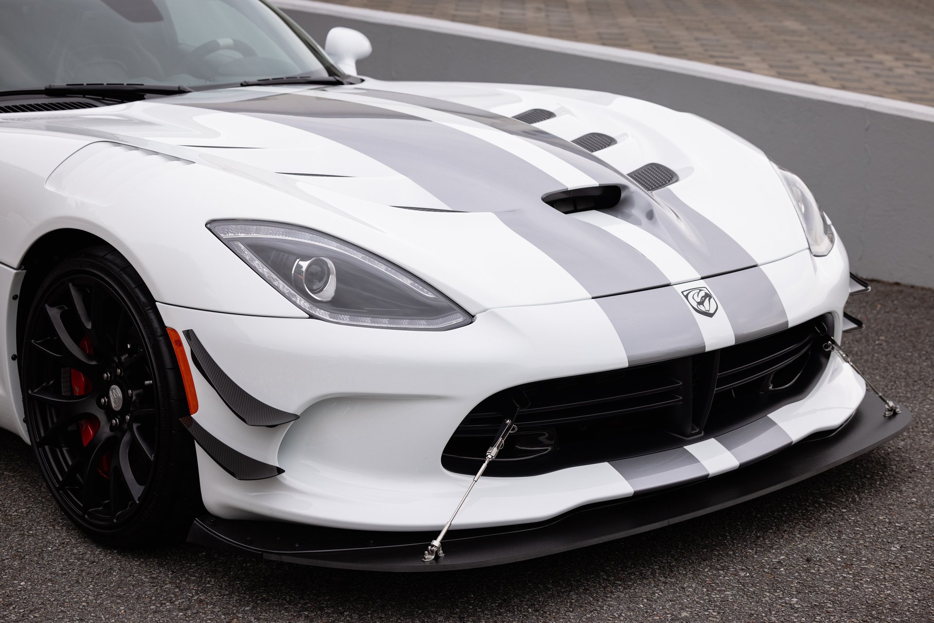 Used 2017 Dodge Viper ACR w/ Extreme Aero Package RWD image 39