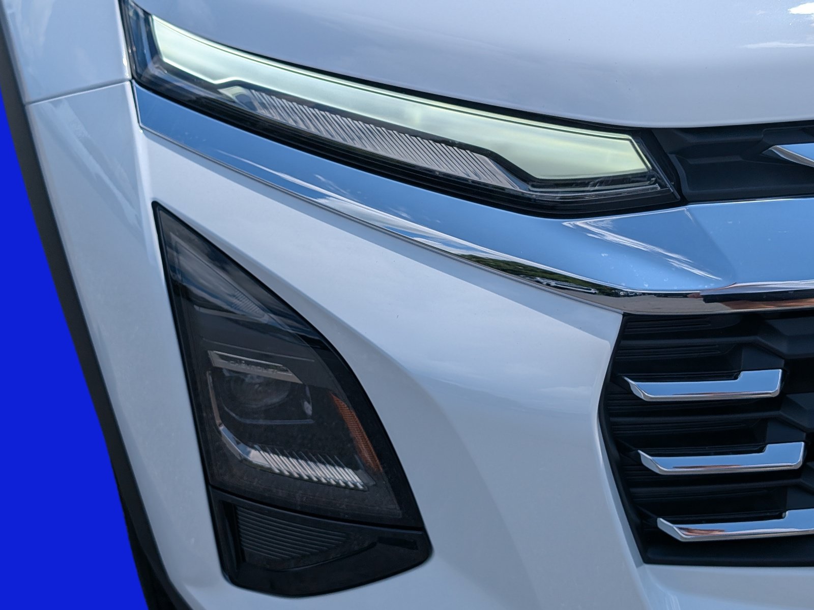 New 2027 Chevrolet Equinox LT w/ Convenience Package II FWD image 3
