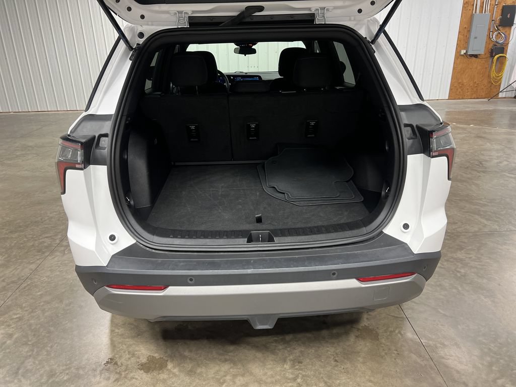 Certified 2025 Chevrolet Equinox LT AWD/4WD image 12