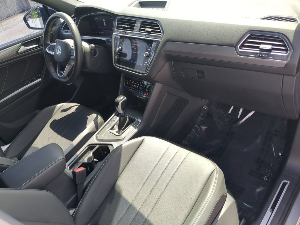 Certified 2023 Volkswagen Tiguan SE R-Line FWD image 11