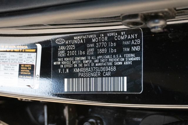 Used 2025 Hyundai Venue SE image 29