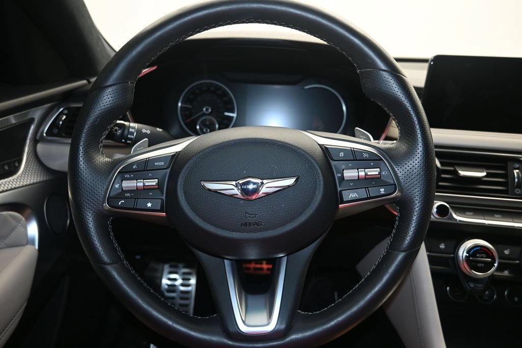 Used 2022 Genesis G70 3.3T RWD image 13