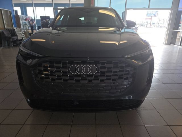 Used 2025 Audi Q5 Premium Plus w/ Premium Plus AWD/4WD image 3