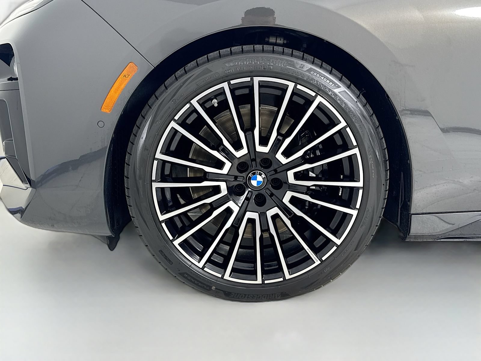 Used 2026 BMW 760i xDrive AWD/4WD image 9