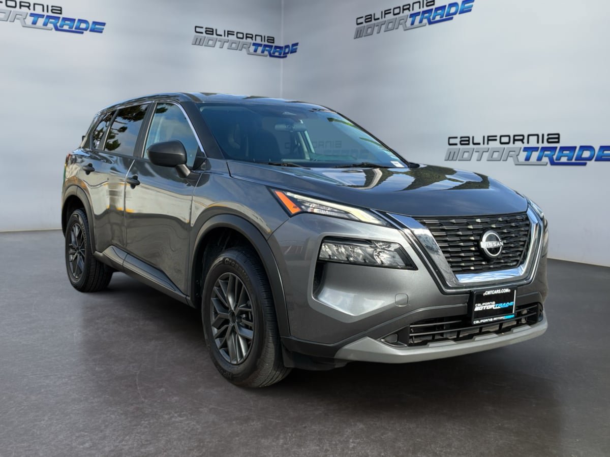 Used 2023 Nissan Rogue S FWD image 3