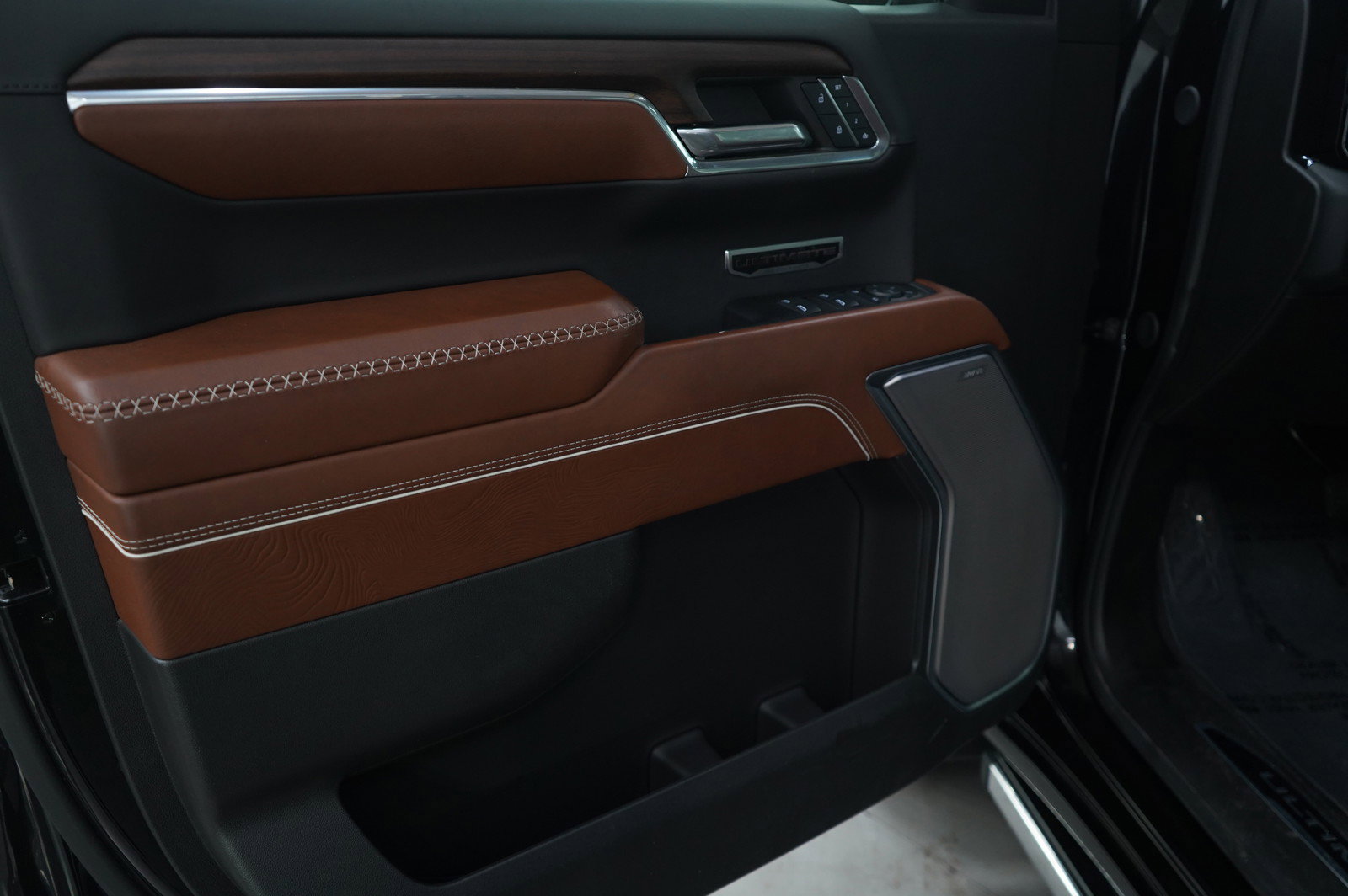 Used 2024 GMC Sierra 1500 Denali Ultimate image 25