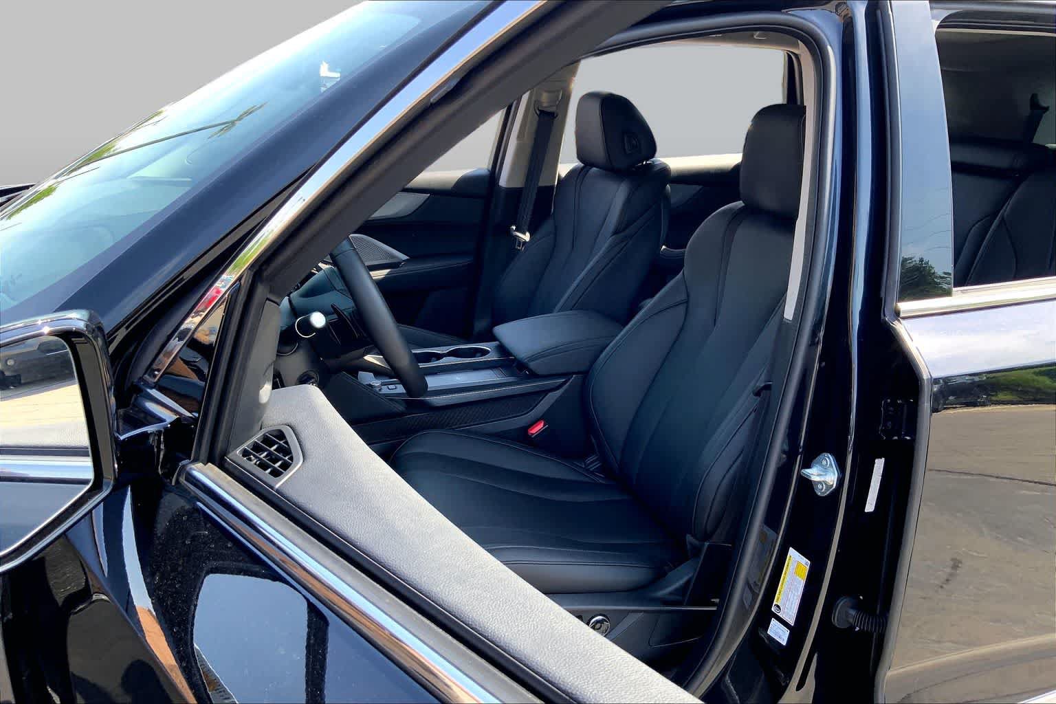 Used 2026 Acura MDX FWD image 8