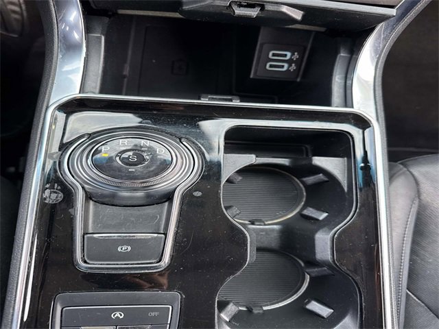 Used 2020 Ford Edge Titanium w/ Equipment Group 301A image 24