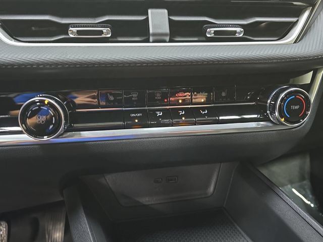 New 2026 Chevrolet Equinox LT w/ Safety and Technology Package AWD/4WD image 21