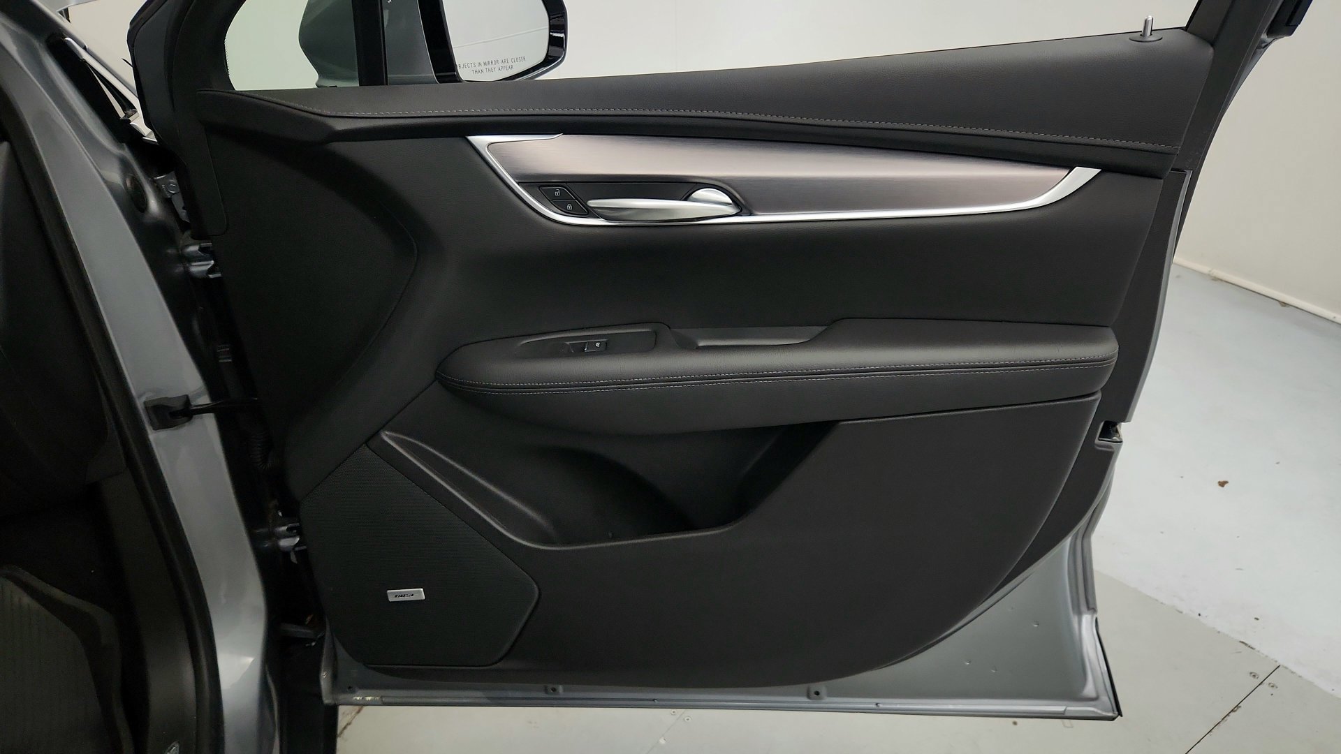 Certified 2024 Cadillac XT5 Luxury w/ LPO, Floor Liner Package AWD/4WD image 28