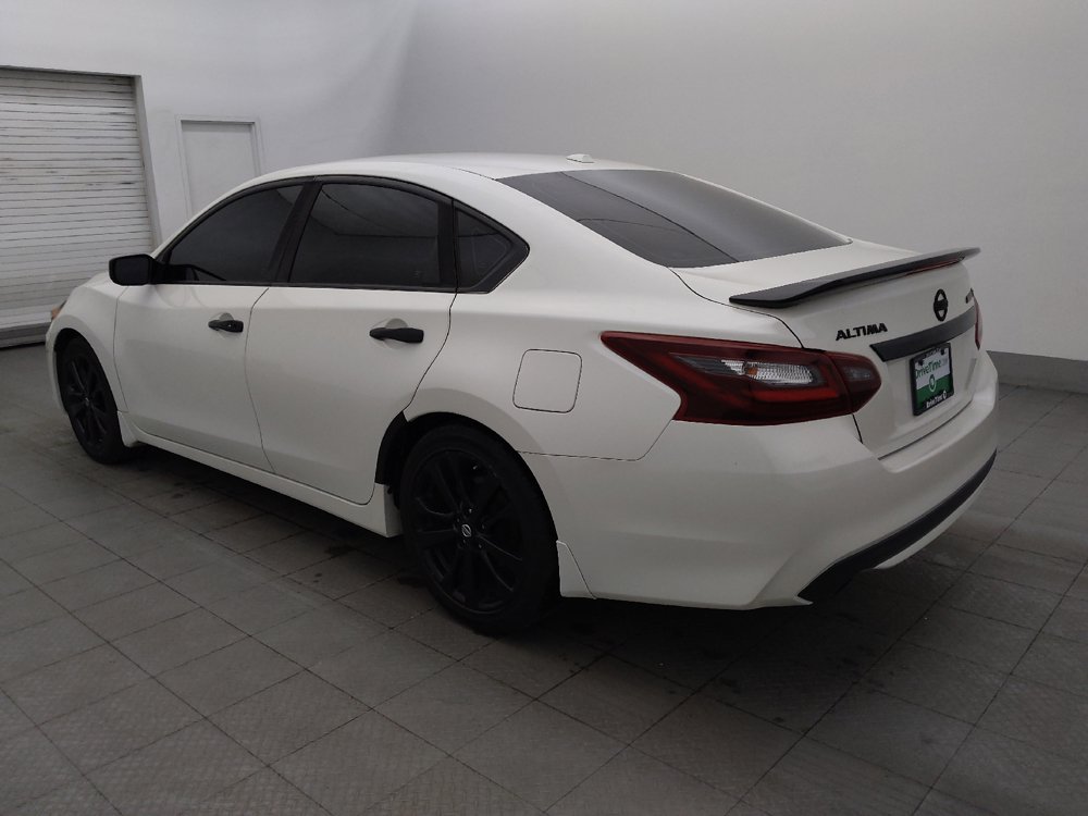 Used 2018 Nissan Altima 2.5 SR w/ SR Midnight Edition FWD image 3