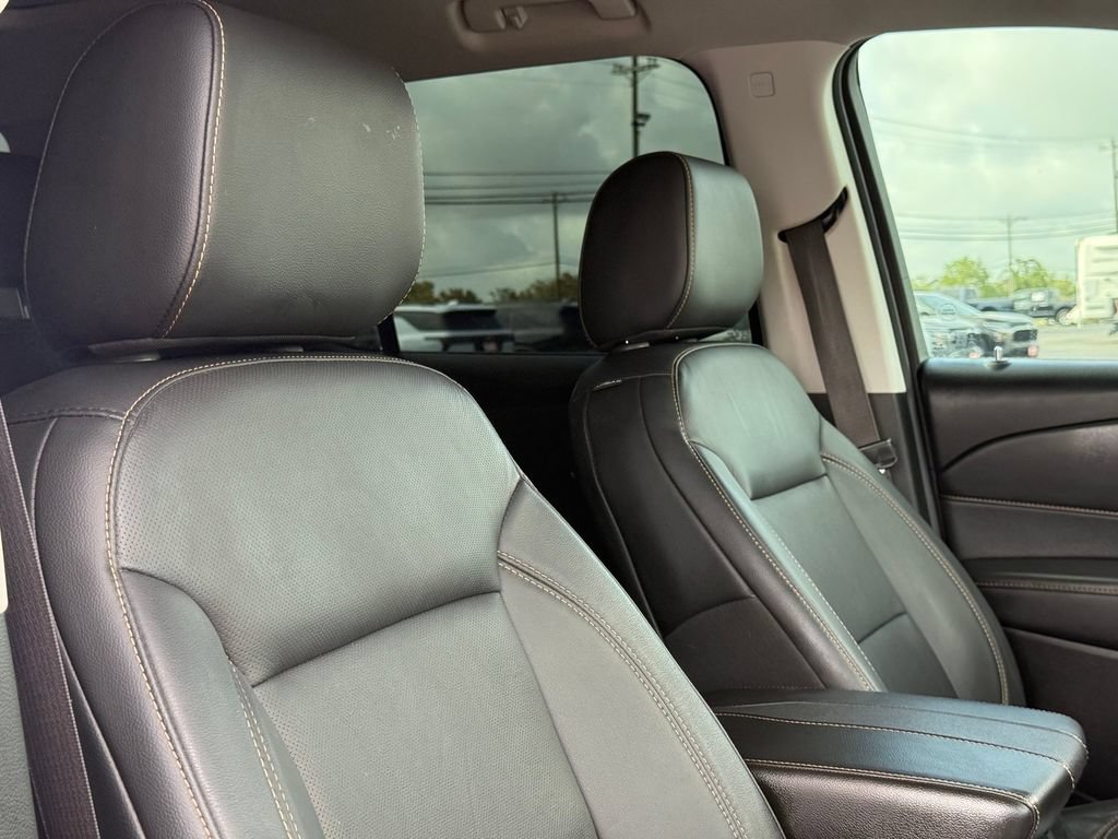 Used 2019 Chevrolet Traverse Premier w/ Driver Confidence II Package FWD image 31