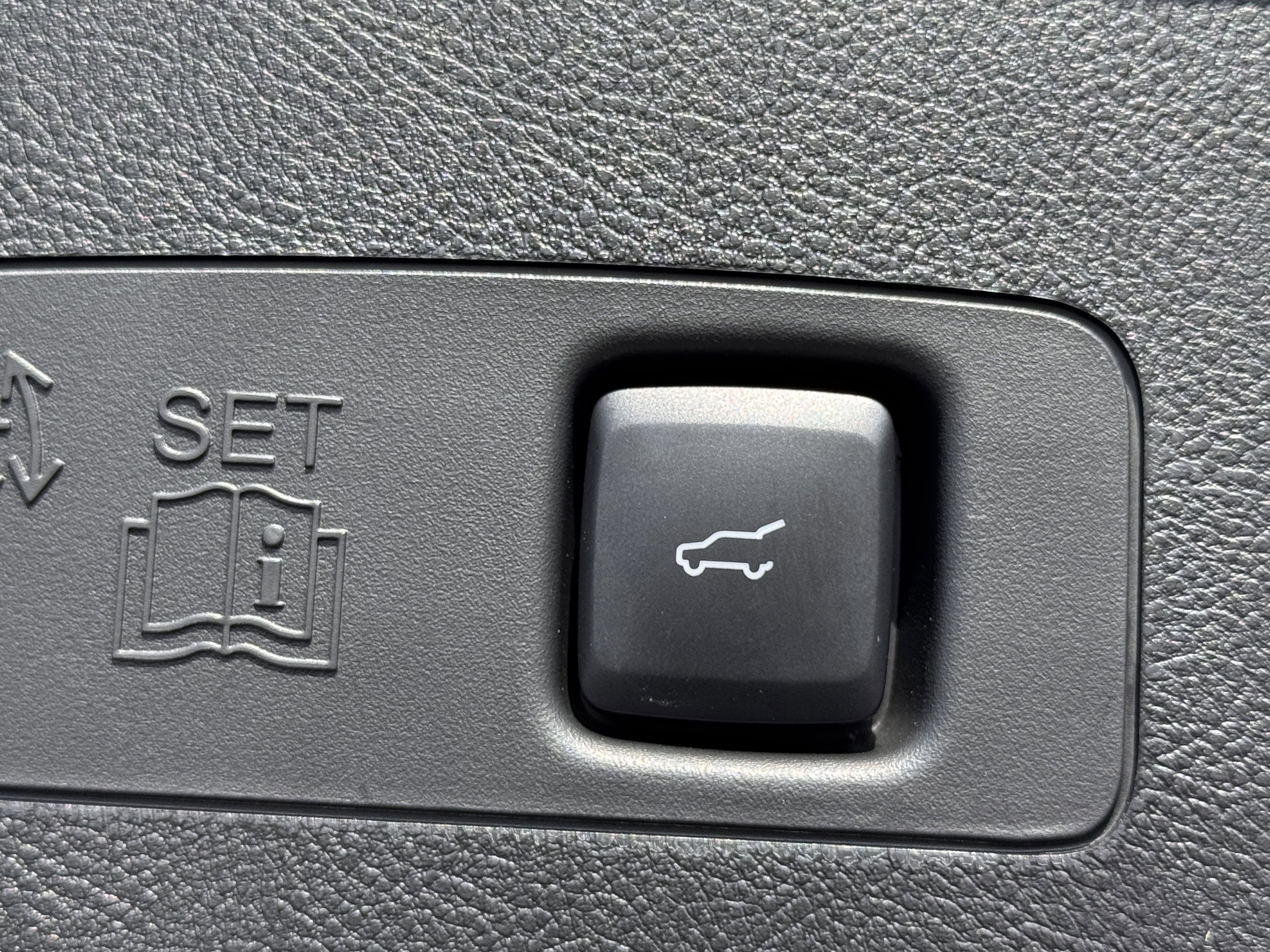 Used 2024 Lincoln Corsair Grand Touring w/ Equipment Group 301A image 11