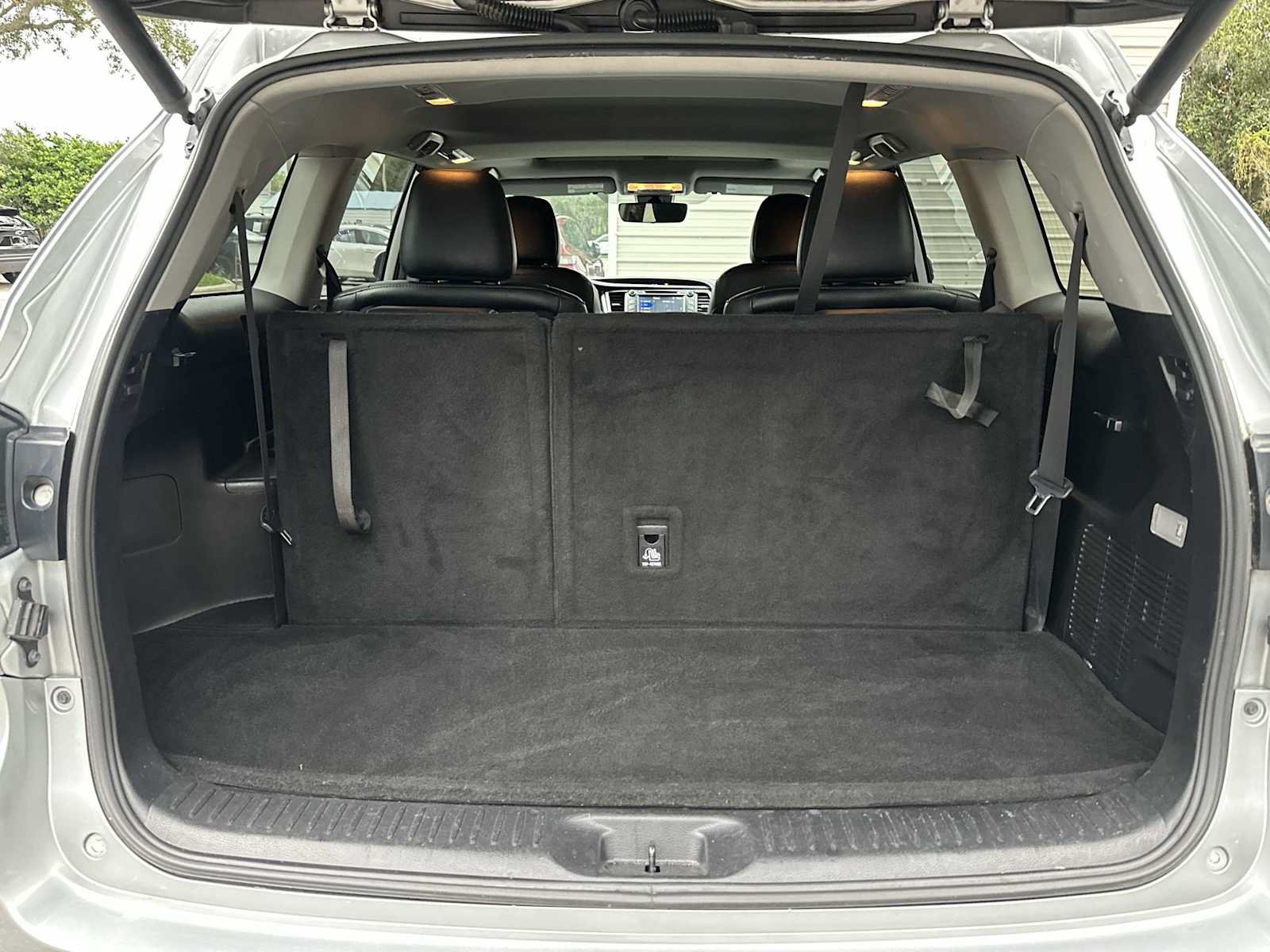 Used 2019 Toyota Highlander XLE FWD image 25
