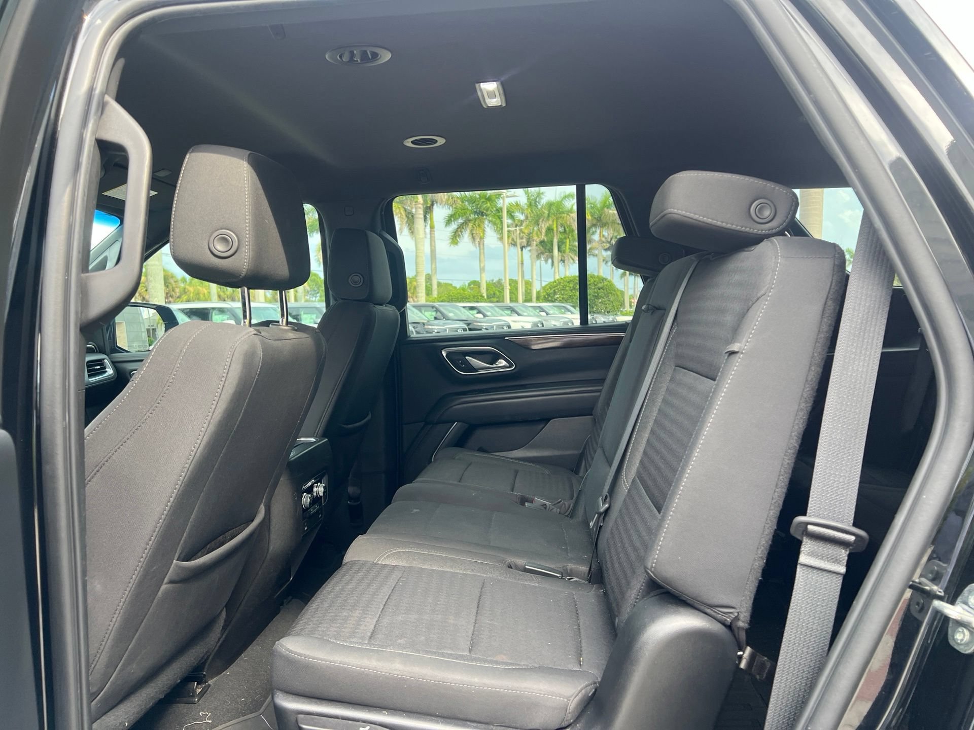 Used 2023 GMC Yukon SLE RWD image 10
