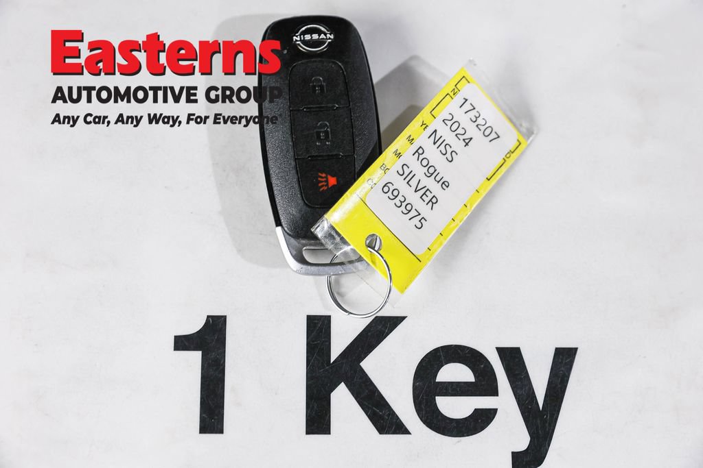 Used 2024 Nissan Rogue S AWD/4WD image 26