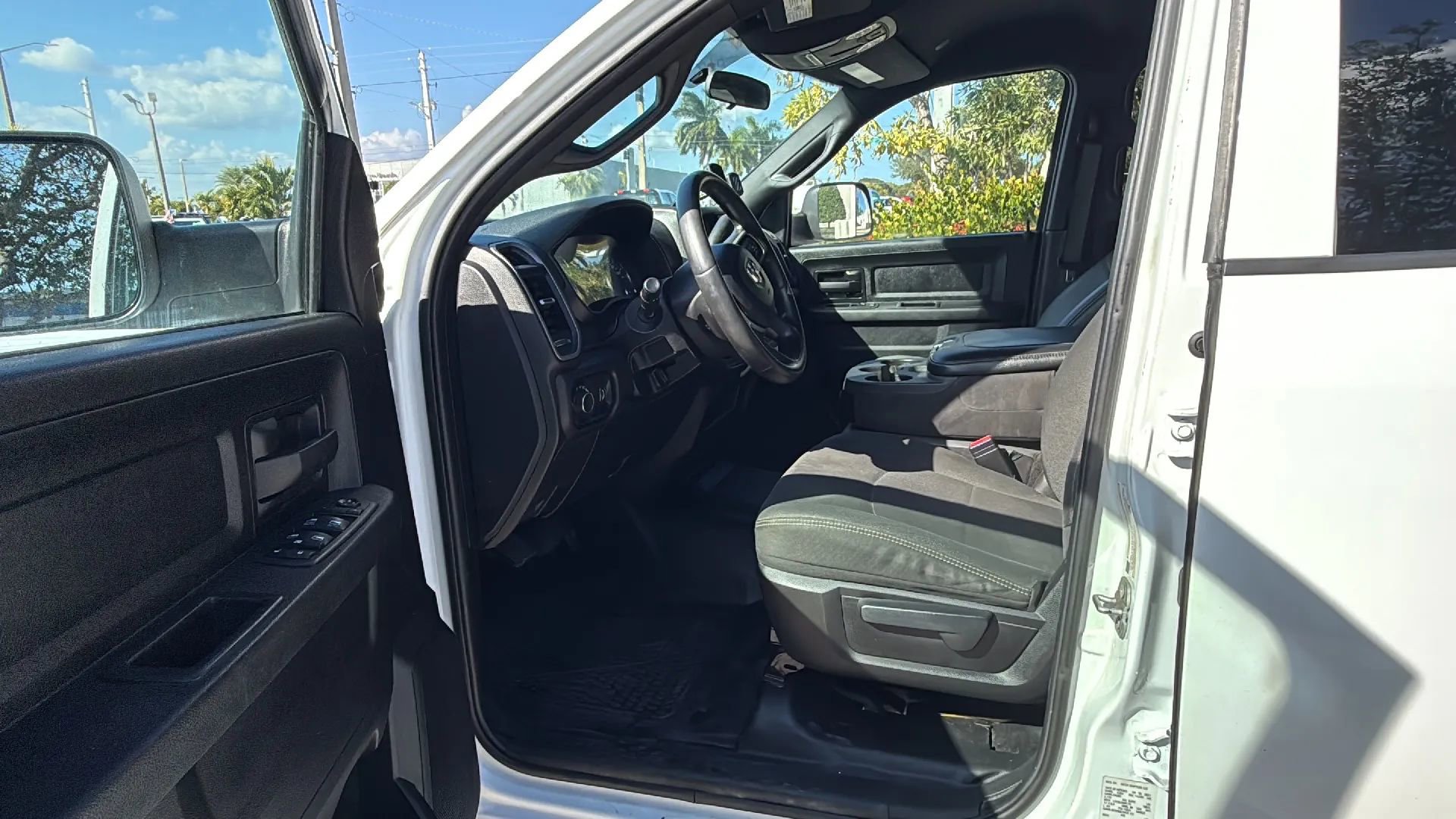 Used 2022 RAM 3500 Tradesman image 9