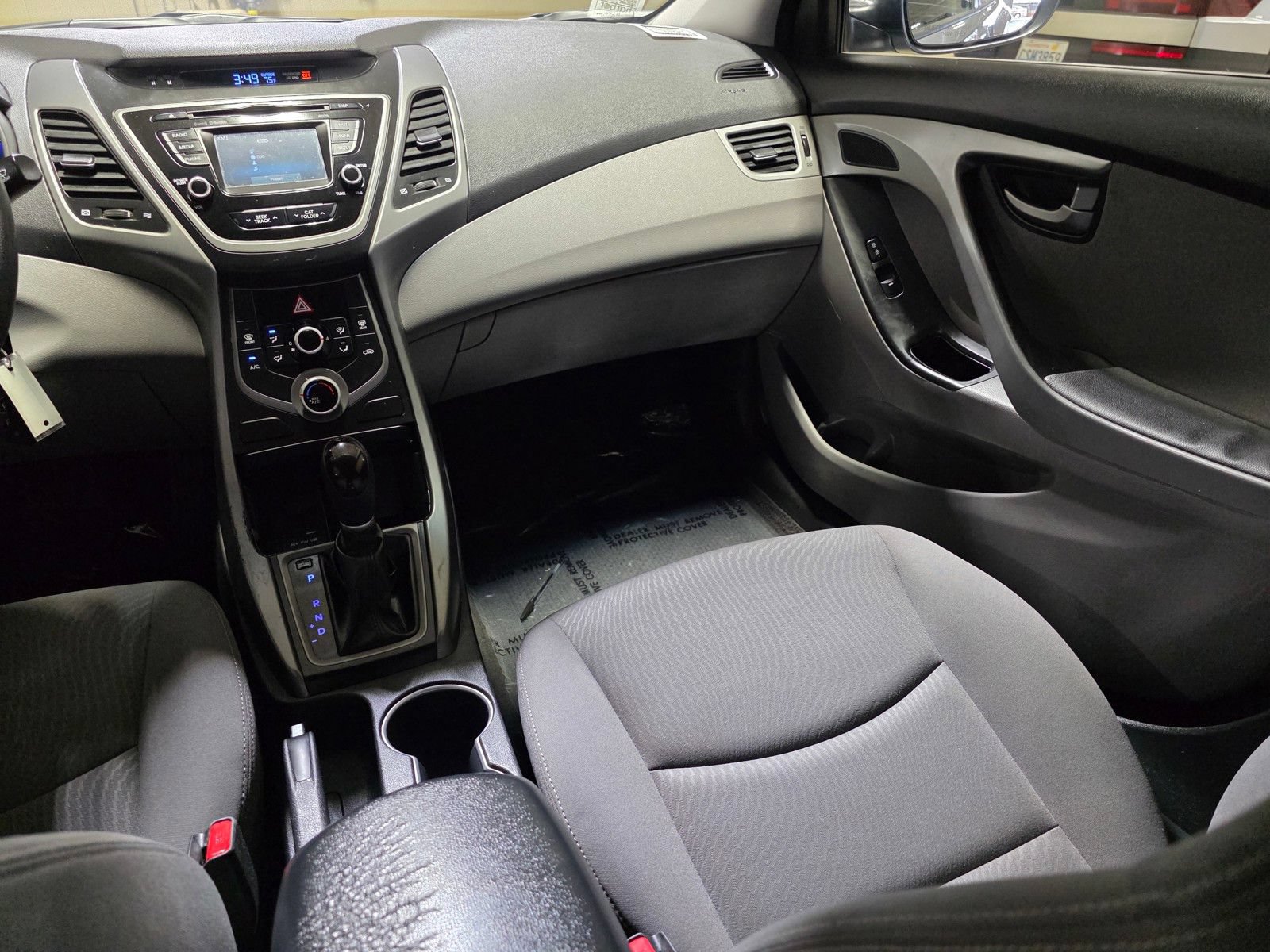 Used 2016 Hyundai Elantra SE w/ Option Group 02 FWD image 17