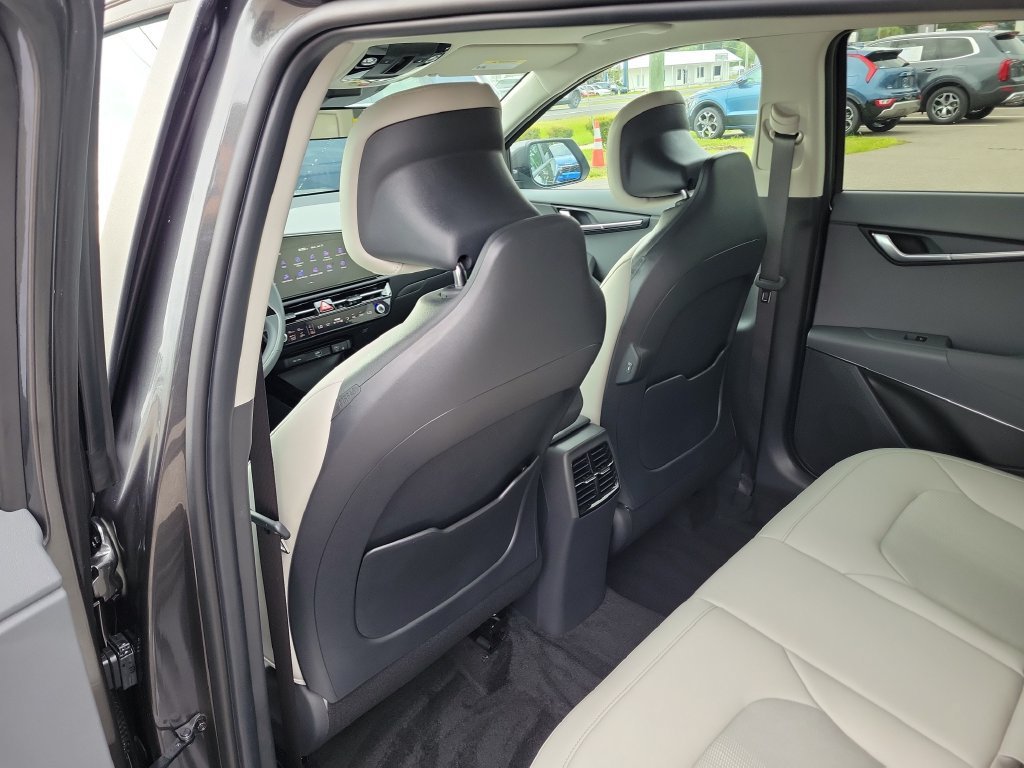 New 2026 Kia Niro EX w/ EX Premium Package FWD image 17