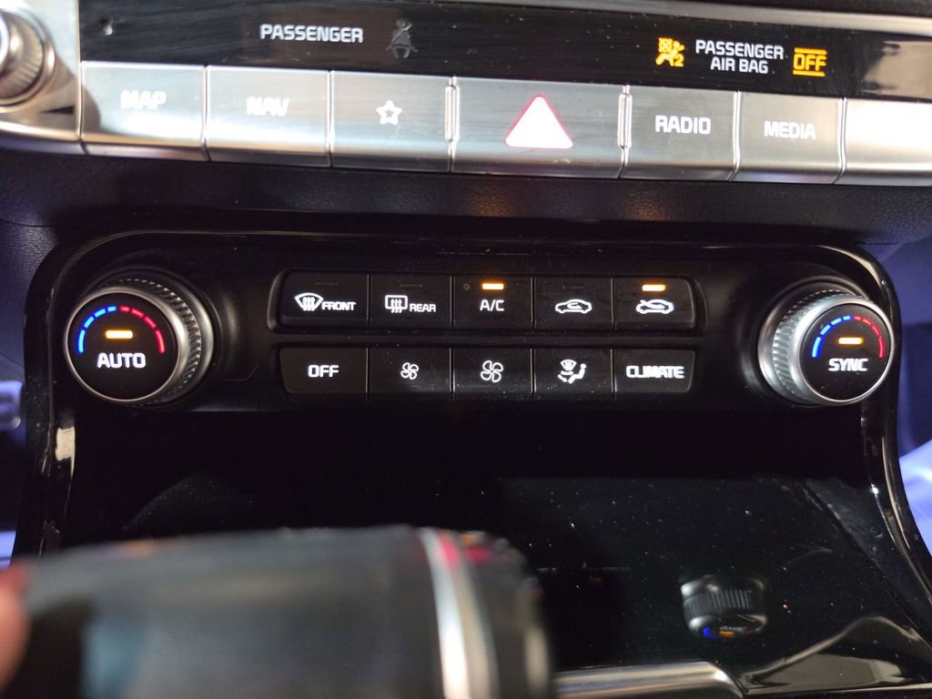 Used 2022 Kia Stinger GT-Line AWD/4WD image 16