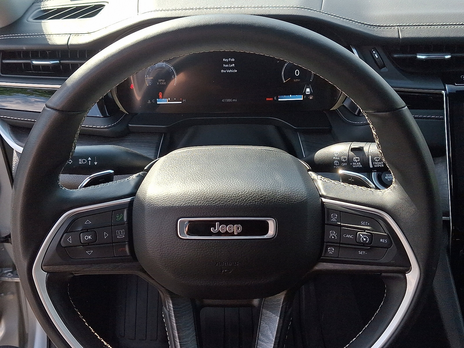 Used 2022 Jeep Grand Cherokee L Limited AWD/4WD image 20