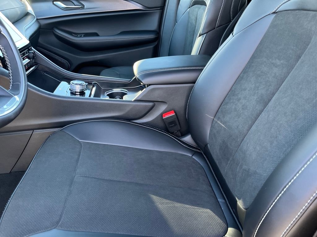 New 2025 Jeep Grand Cherokee Altitude image 16