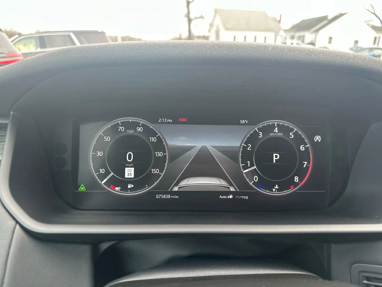 Used 2018 Land Rover Discovery HSE image 31