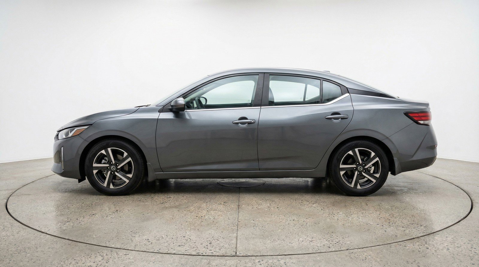 Used 2025 Nissan Sentra SV image 5