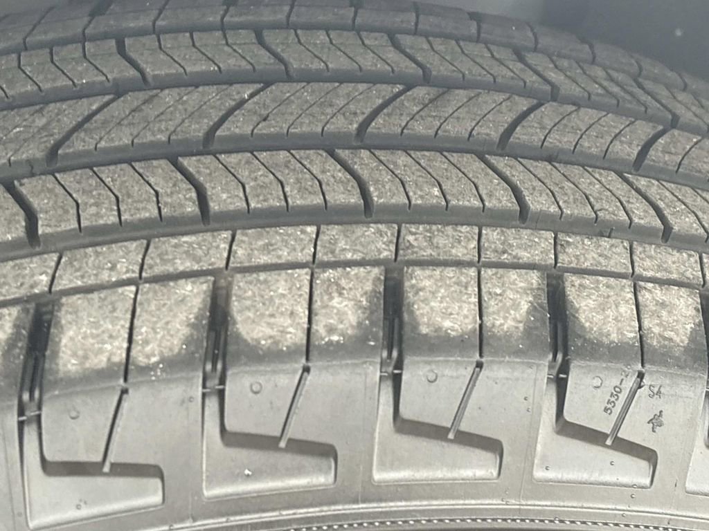 Used 2024 Jeep Grand Cherokee L Altitude image 12