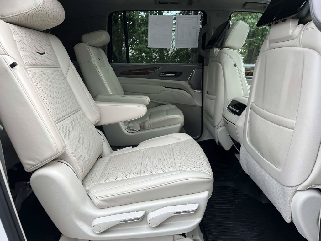 Used 2021 Cadillac Escalade ESV Sport Platinum AWD/4WD image 11
