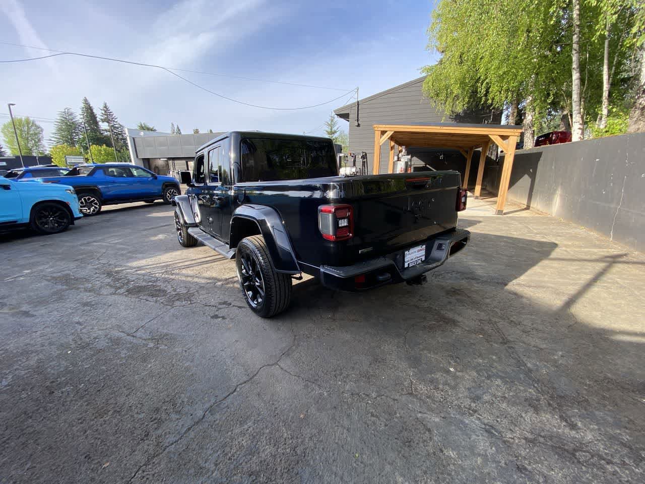 Used 2021 Jeep Gladiator Overland AWD/4WD image 4