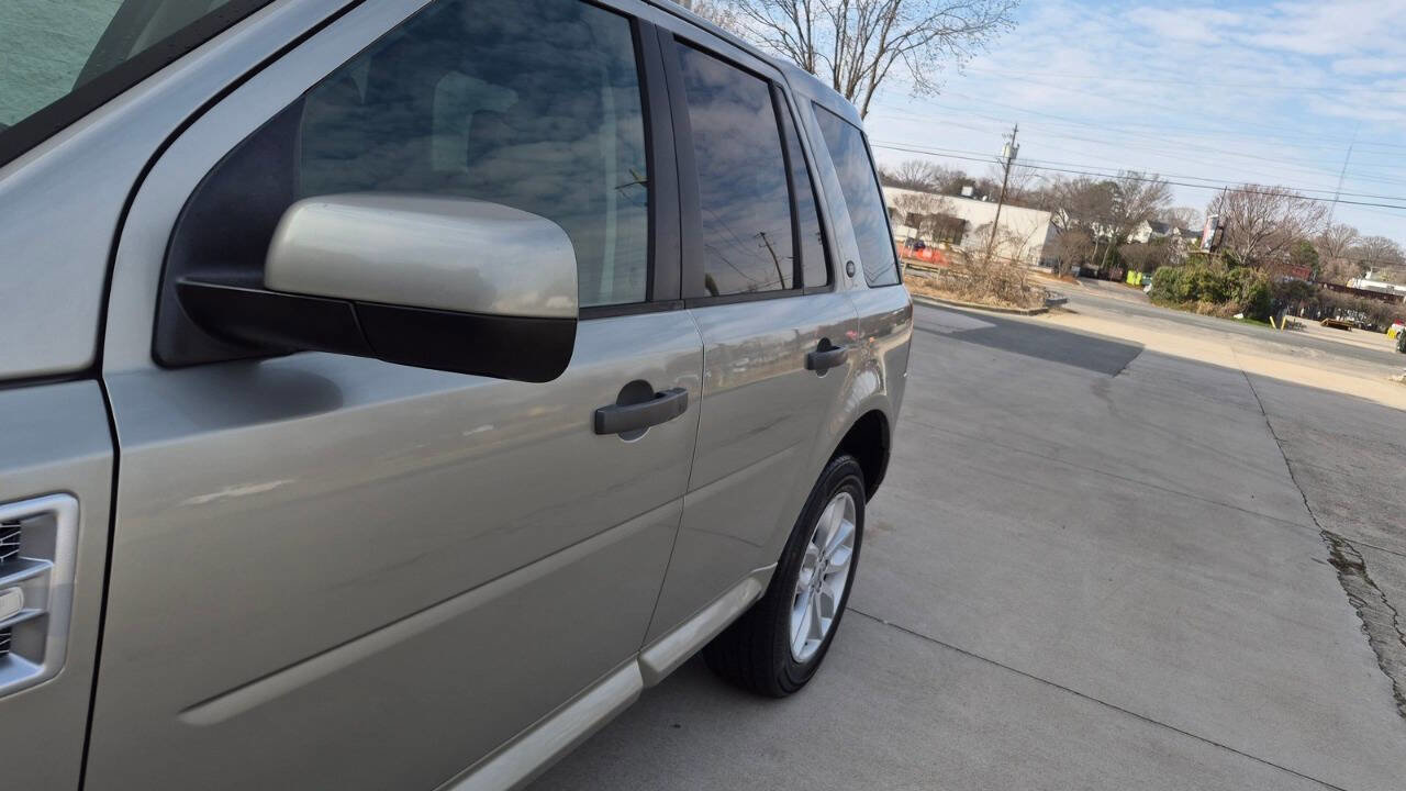 Used 2012 Land Rover LR2 HSE image 17