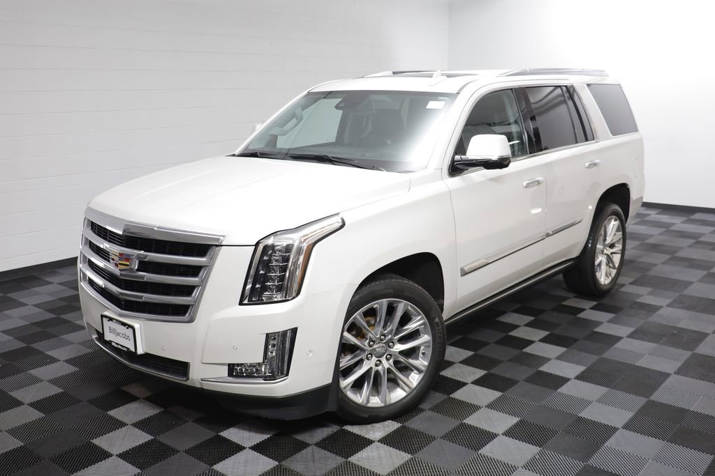 Used 2020 Cadillac Escalade Premium Luxury image 2