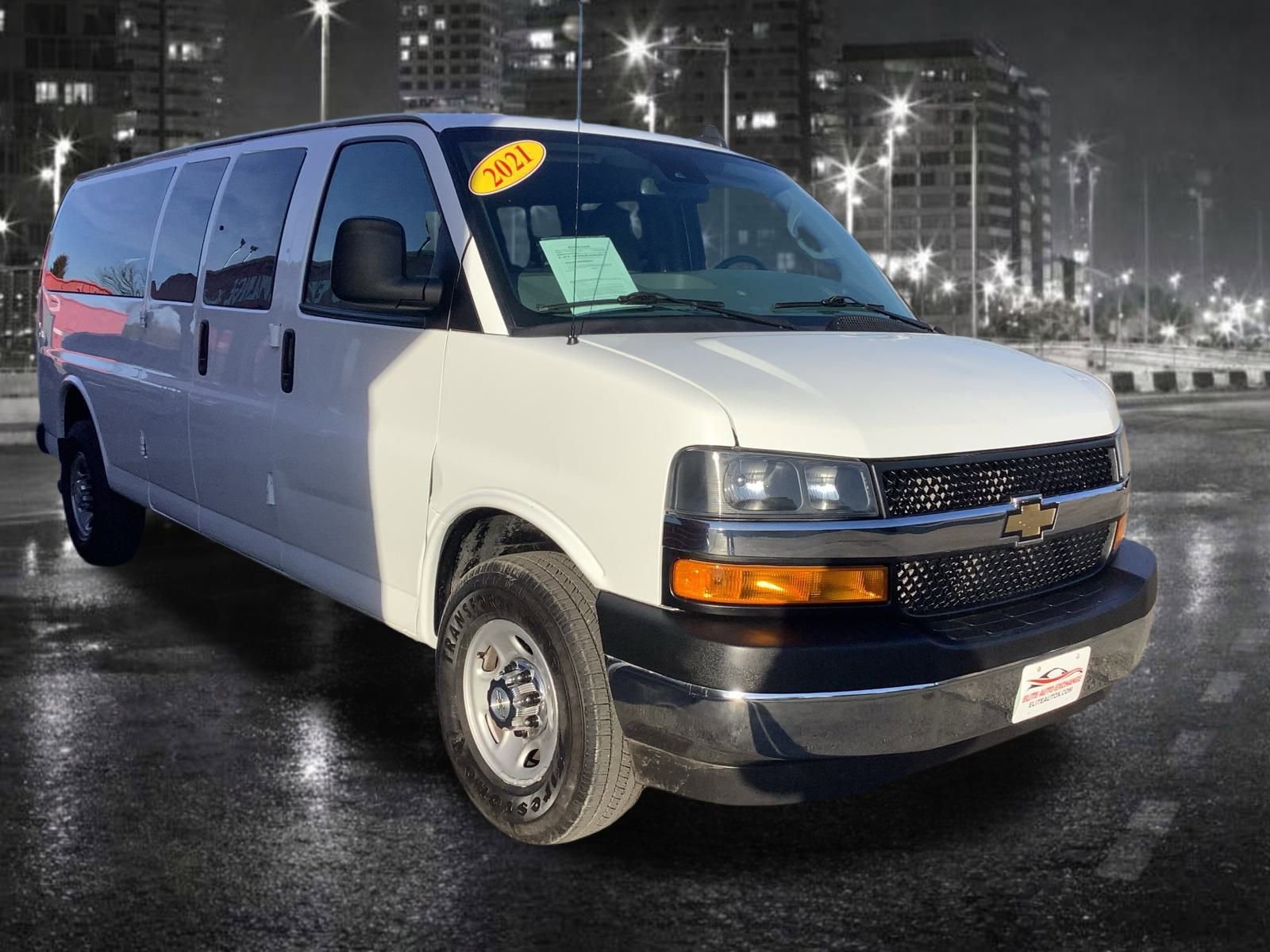Used 2021 Chevrolet Express 3500 LT w/ LT Preferred Equipment Group image 4