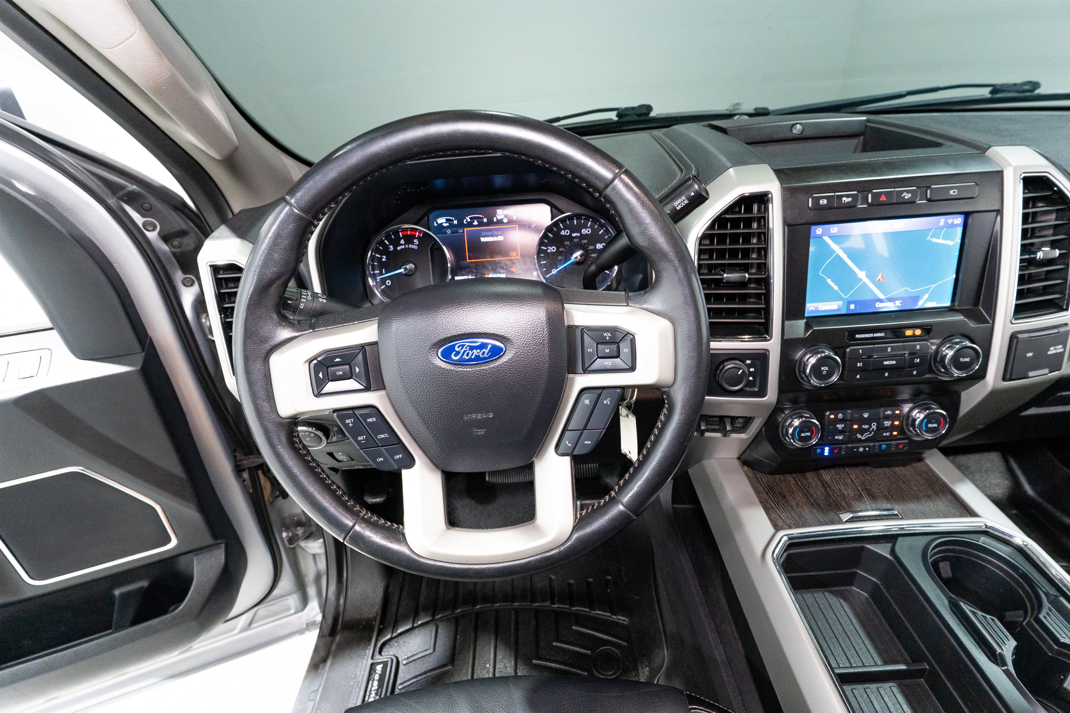 Used 2021 Ford F350 Lariat w/ Lariat Value Package AWD/4WD image 19
